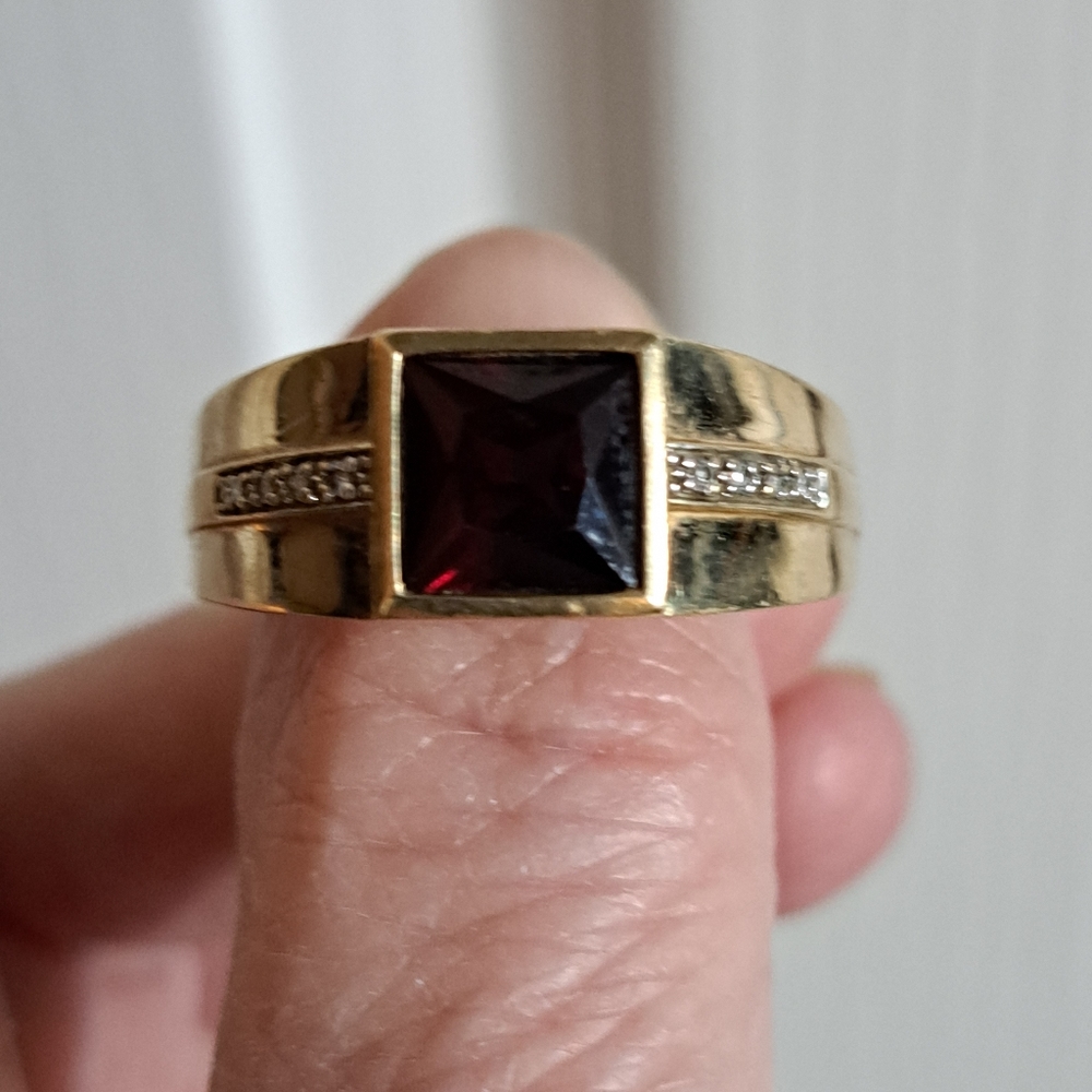 10k gold and synthetic ruby men's ring